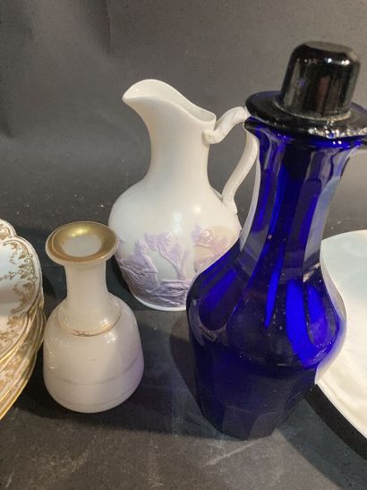 Lot of earthenware and porcelain: plates,...