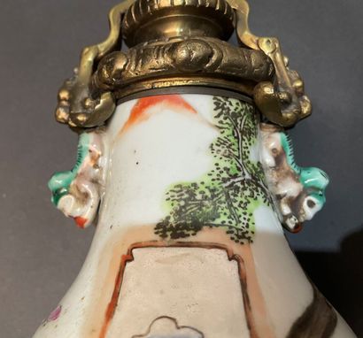 Chinese porcelain baluster vase decorated...