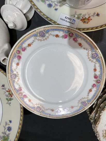 Lot of porcelain dishes including a part...