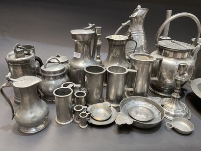 Important lot of pewter : dishes, bowls,...