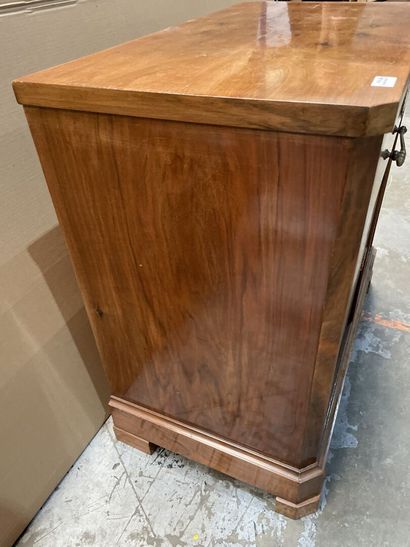 Small chest of drawers in burr walnut veneer...