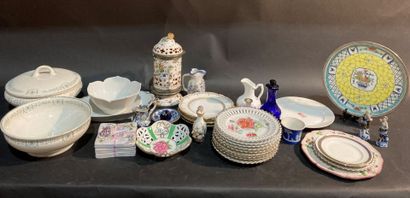 Lot of earthenware and porcelain: plates,...