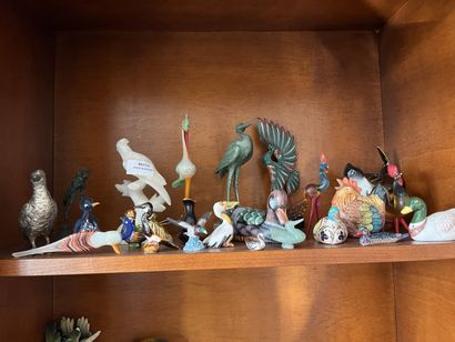 Collection of birds in earthenware and v...