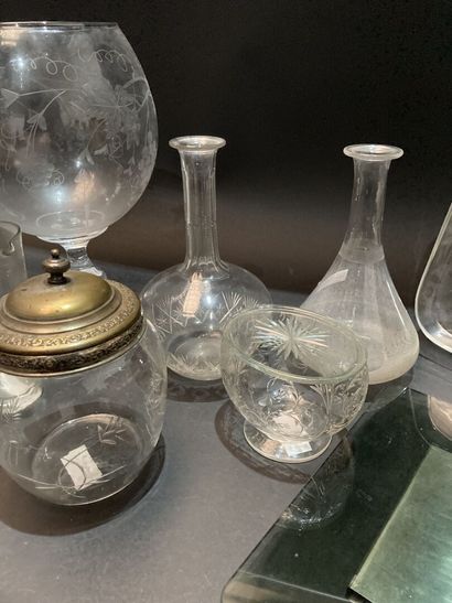 Lot of glassware including: vases, carafes,...