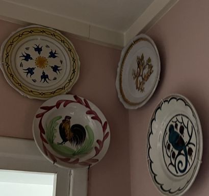 Strong set of modern decorative plates.
