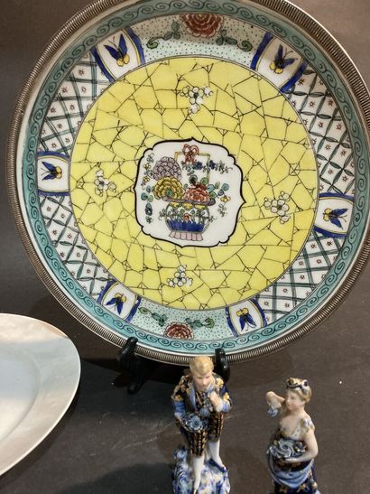 Lot of earthenware and porcelain: plates,...