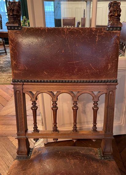 Pair of chairs in molded wood, the openwork...