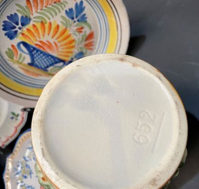 Lot of porcelain dishes including a part...