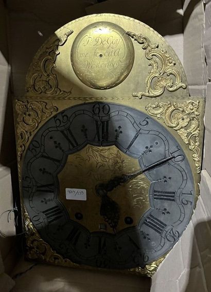 Floor clock in oak richly carved. 
Work in...