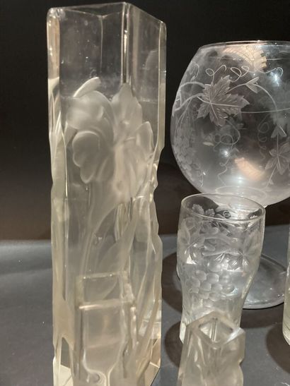 Lot of glassware including: vases, carafes,...