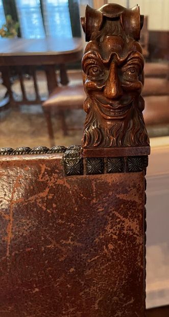 Pair of chairs in molded wood, the openwork...