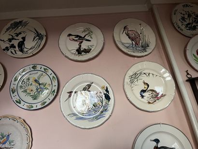 Strong set of modern decorative plates.