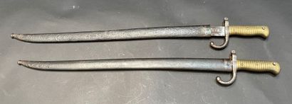 Set of 4 bayonets
63 and 66 cm