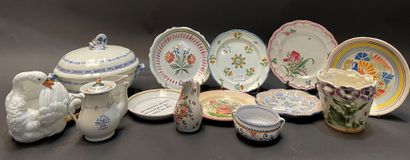 Lot of porcelain dishes including a part...