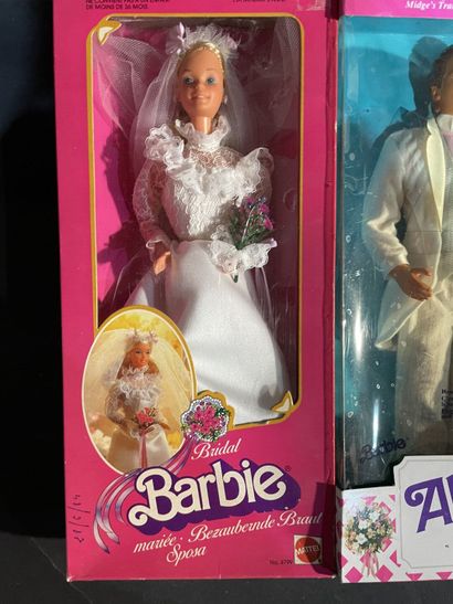 Set of five Barbie dolls in wedding dress:...