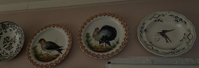 Strong set of modern decorative plates.