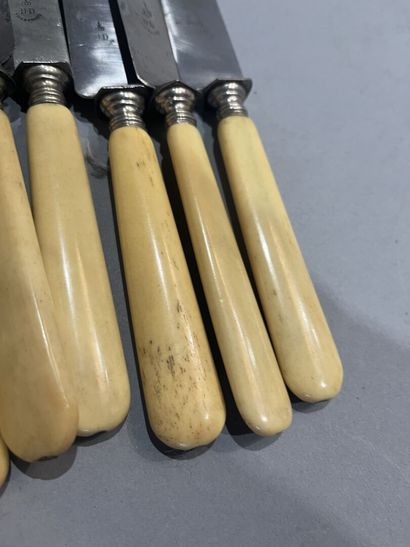 Lot of silver plated cutlery, knives with...