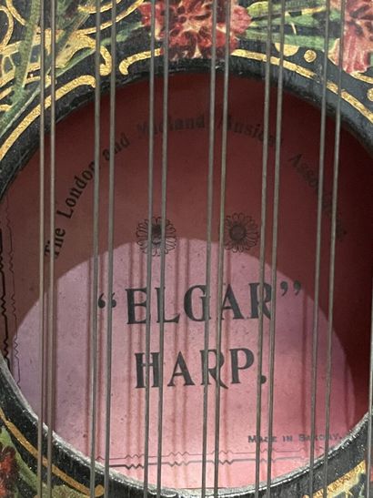 Painted wood lyre harp of English make
In...