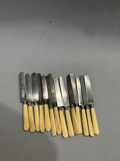 Lot of silver plated cutlery, knives with...
