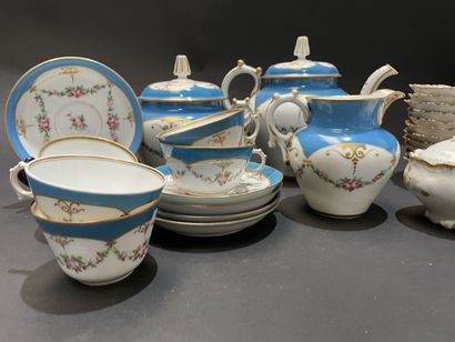 Lot of porcelain dishes including a part...