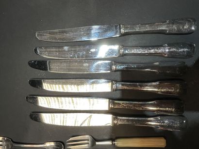 Part of a silver-plated menagere model uniplat,...