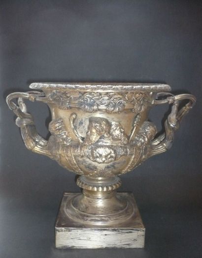 Important vase balustre dit de «Warwick»,...