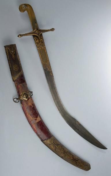 Sabre ottoman, pala, garde en fer bruni damasquiné...