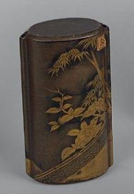 Inro laqué et netsuke. L'inro à quatre cases...