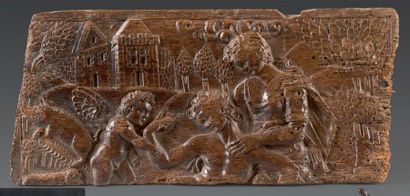 Fragment de panneau de bois sculpté en bas...