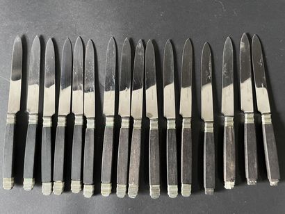 Set of 16 knives, blackened wooden handles...
