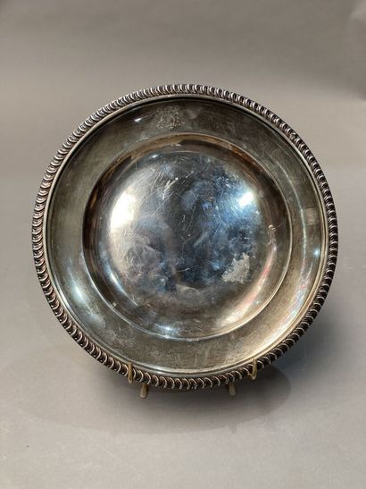 Openwork silver basket with floral design....