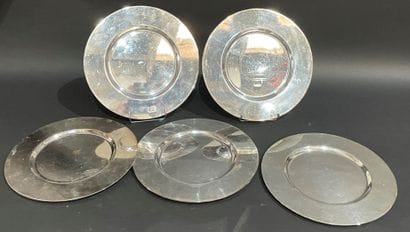Six silver-plated presentation plates. 
D:...