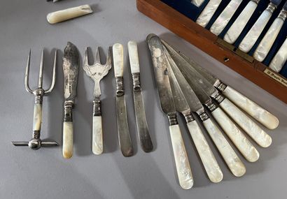 MAPPIN BROTHERS silver-plated flatware set...