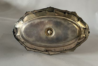 Sauce boat with adhering tray in 800-thousandth...