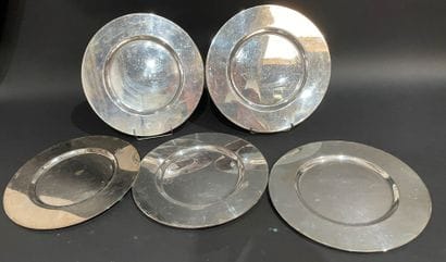 Six silver-plated presentation plates. 
D:...