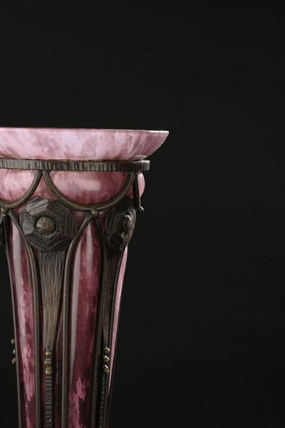 André DELATTE (1887-1953)
Conical vase in...