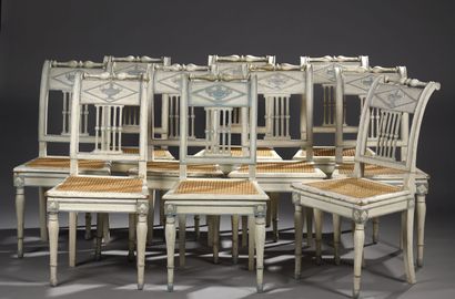 Ensemble de dix chaises en hêtre mouluré,...