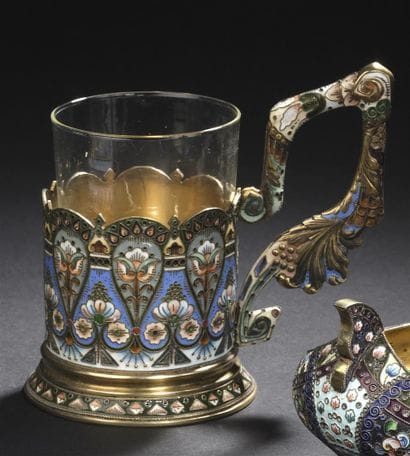 Sous-verre à thé en vermeil au très beau...