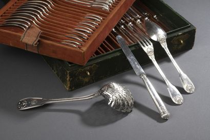 Partie de service à dessert en argent modèle...