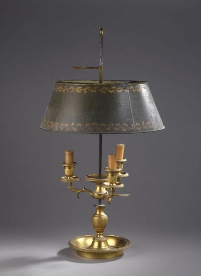 Lampe de bouillotte en bronze moleté, ciselé...