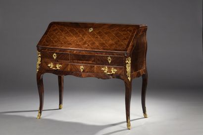 Bureau de pente marqueté à toutes faces de...