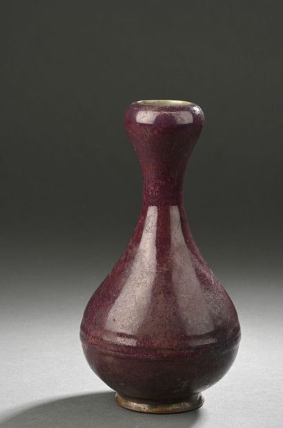 CHINE, SHIWAN - XIXe siècle
Vase de forme...
