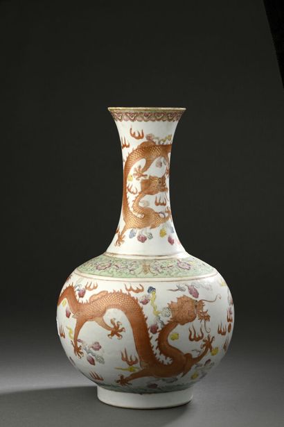 CHINE - Epoque GUANGXU (1875 - 1908)
Vase...