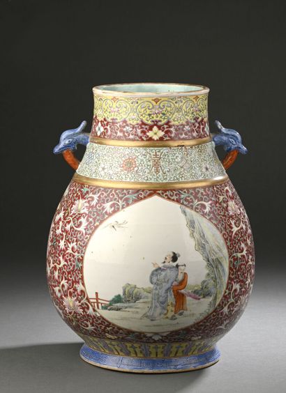 CHINE - XXe siècle
Vase à panse basse en...