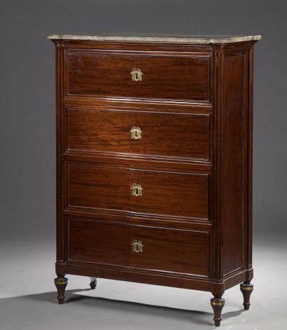 Secrétaire en acajou et placage formant chiffonnier,...