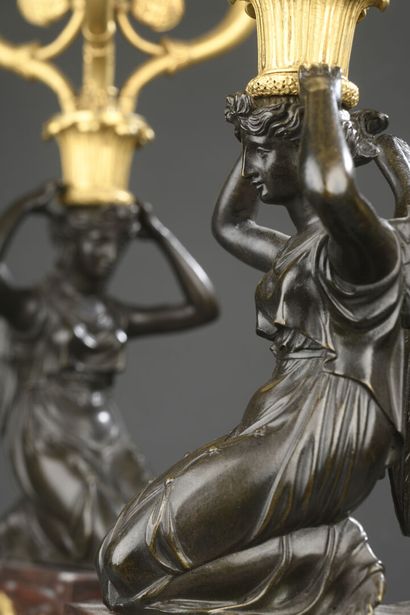 Paire de candélabres à trois lumières en...