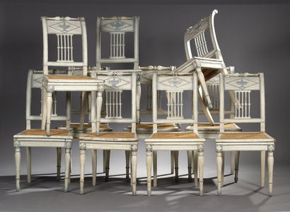 Ensemble de dix chaises en hêtre mouluré,...