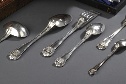 Partie de ménagère en argent, le manche de...