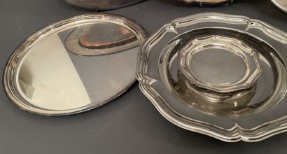 Lot de platerie et dessous de bouteille en...