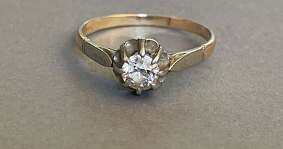 Bague en or jaune et platine sertie d'un...
